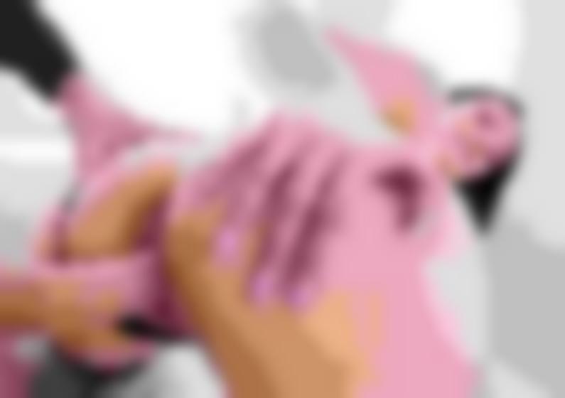 美女妈妈哺乳涂药视频