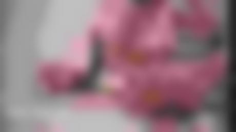 漂亮美乳叶子户外勾搭啪啪